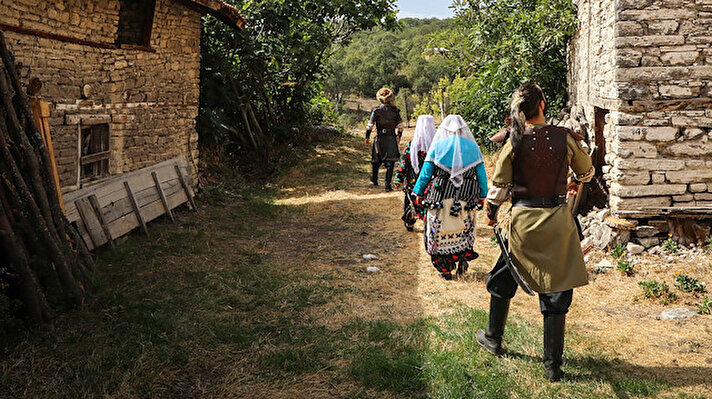 "Domaniç Göç Yolu Ekoturizm Projesi" güzergahı, Osman Gazi'nin babaannesi, Ertuğrul Gazi'nin annesi, "Devlet Ana" olarak anılan "Hayme Ana"nın Çarşamba köyündeki kabrinden başlıyor.