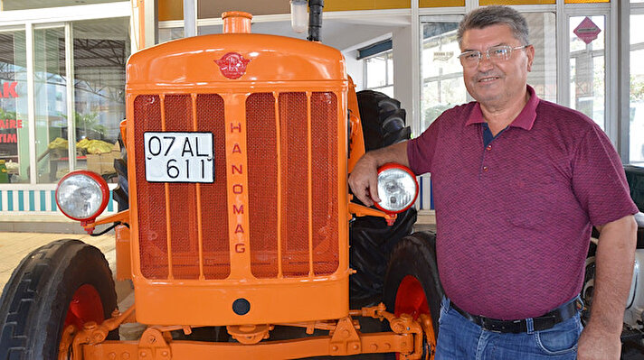 Serik'te galericilik yapan Mehmet Cesur, yaklaşık 3 ay önce ilçedeki bir vatandaştan 20 bin liraya aldığı Alman yapımı Hanomag marka traktörü yenilemeye karar verdi. 