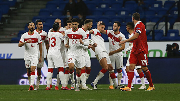 Milli Takımımız deplasmanda Rusya ile 1-1 berabere kaldı. Ay-Yıldızlılar karşılaşmanın ikinci yarısında ortaya koyduğu performansla alkış topladı. İşte Rus basınının, Milli Takım için kullandığı övgü dolu sözler...