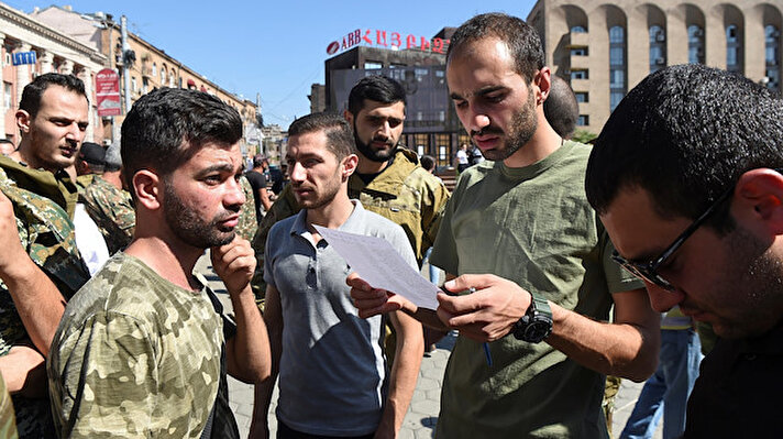 Azerbaycan ordusunun sahada darbe üstüne darbe vurduğu Ermenistan ordusuna tarihi kayıplar sonrası gizlice yapılan silah sevkiyatının ardından şimdi de paralı askerlerden oluşan destek birlikleri kurulmaya başlandığı ortaya çıktı.