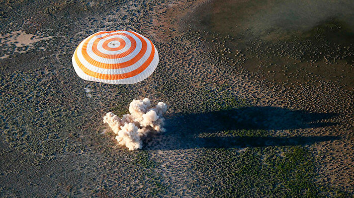 Uluslararası Uzay İstasyonunda (UUİ) 6 aydır görev yapan Soyuz MS-16 kapsülü dünyaya indi.
