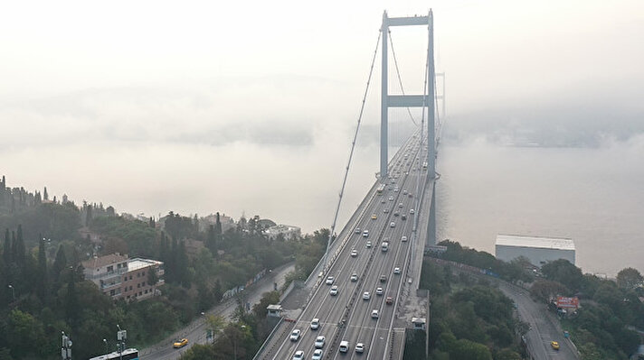 İstanbul’da sabah saatlerinde sis etkili oldu. 