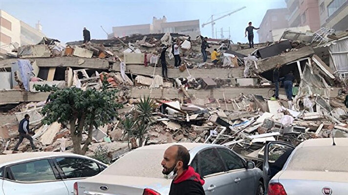 Afet ve Acil Durum Yönetimi Başkanlığının (AFAD) internet sitesinde yer alan bilgiye göre, saat 14.51'de Ege Denizi'nde, İzmir'in Seferihisar ilçesinin 17 kilometre açığında 6,6 büyüklüğünde deprem kaydedildi. 
