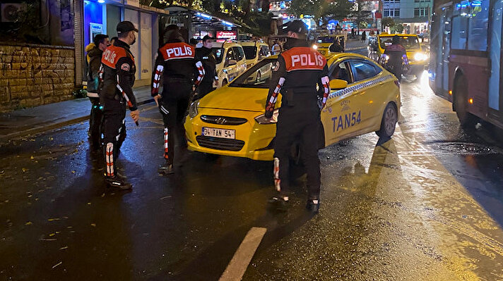İstanbul genelinde eş zamanlı olarak Yeditepe Huzur denetimlerinin 23'üncüsü bu akşam yapıldı. 