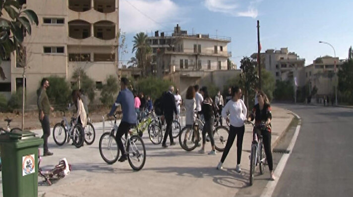 KKTC'de 46 yıl sonra kısmi olarak açılan Maraş’ta, Konya Büyükşehir Belediyesi tarafından kente hibe edilen bisiklet ve büfeler faaliyete geçti. 