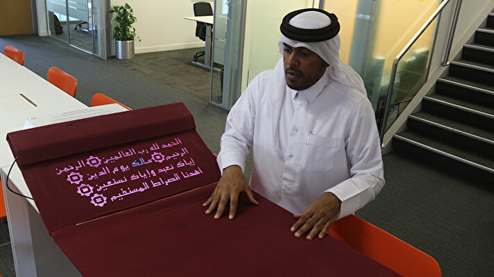  Katarlı bilgisayar mühendisi Abdurrahman Hamis, namaz kılmayı öğreten ve telefon uygulaması üzerinden kontrol edilebilen akıllı seccade tasarladı.