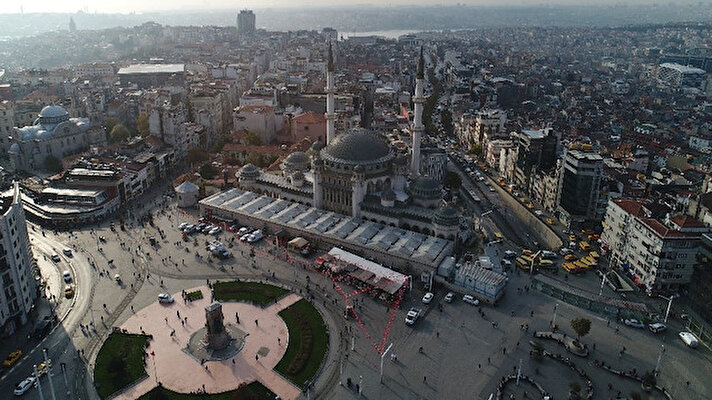 Temeli 17 Şubat 2017'de atılan, yaklaşık 2 bin 482 metrekare arsa alanına ve 16 bin 220 metrekare inşaat alanına sahip camide sona gelindi.