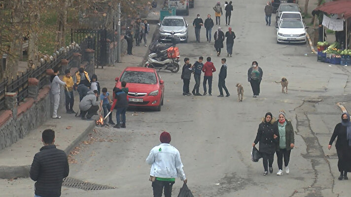 Koronavirüs tedbirleri kapsamında üçüncü defa hafta sonu sokağa çıkma kısıtlaması uygulandı. 
