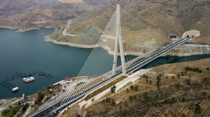 Ulaştırma ve Altyapı Bakanlığı Karayolları Genel Müdürlüğünce 2014 yılında yapımına başlanan Yeni Kömürhan Köprüsü, Bağlantı Tüneli ve Yolu Yapım Projesi tamamlandı.