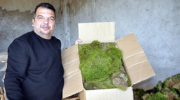 Turgutlu’da yaşayan Hamza Ali Özaydın (47), 5 yıl önce bir arkadaşının önerisiyle özellikle yurt dışından talep gören kurutulmuş yosun için bir firma kurdu. 
