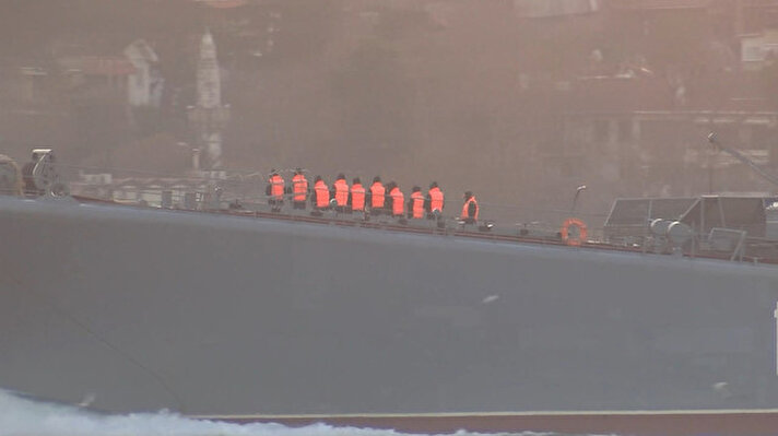 Suriye'nin Tartus Limanı'ndan ayrılan Rus Donanması'nın Karadeniz filosuna ait 142 Borda numaralı 'Novocherkassk' adlı savaş gemisi saat 08.00 sıralarında Marmara Denizinden İstanbul Boğazına giriş yaptı.