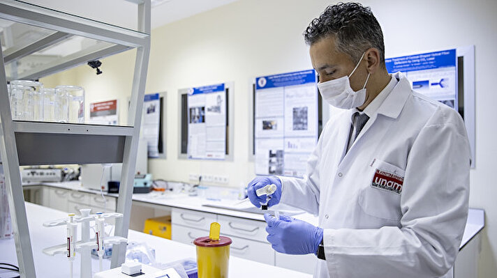 Dünya genelinde ilk olacağı belirtilen yüksek teknoloji ürünü Türk malı "Diagnovir" adlı sistemin yabancı menşeli PCR testlerinin yerini alması hedefleniyor.

