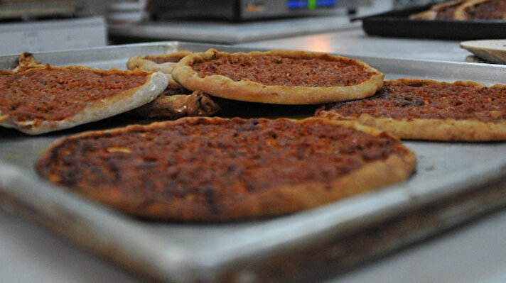 Eskişehir Olgunlaşma Enstitüsü Yiyecek İçecek Atölyesi'nin usta öğreticileri, yulaf ununu kullanarak yeni bir lezzet geliştirdi. 
