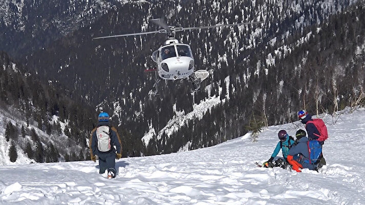 Dünyada Alaska, Kanada ve Alp Dağları'nda yapılan, Türkiye’de ise sadece Rize'nin Kaçkar Dağları'nda gerçekleştirilen helikopterle kayak sporu heliski heyecanı, bu yıl da sürecek. 