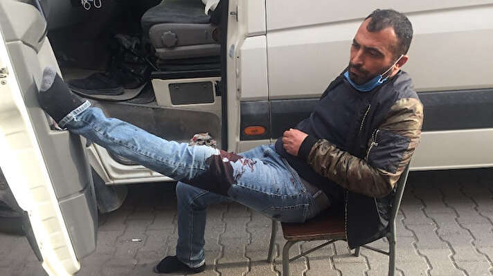 Edinilen bilgiye göre, Karataş-Adana arasında taşımacılık yapan Ali Kelebek, Yüreğir Otogarında aracının içine yattı.
Bir süre sonra bacağında yanma hisseden Kelebek uyandı. 