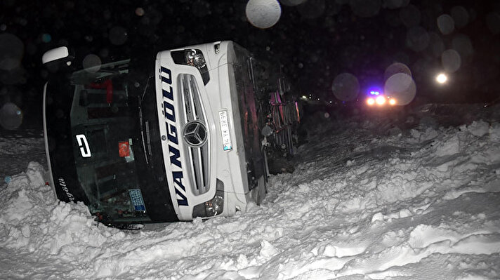 Kaza, saat 20.00 sıralarında Bitlis- Tatvan kara yolu, Rahva mevkisinde meydana geldi.