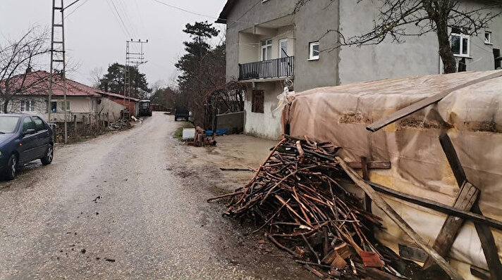 Yenice ilçesine bağlı Cihanbey köyünün Karapınar ve Belen Mahalleleri birden fazla kişide koronavirüs vakası tespit edildi.