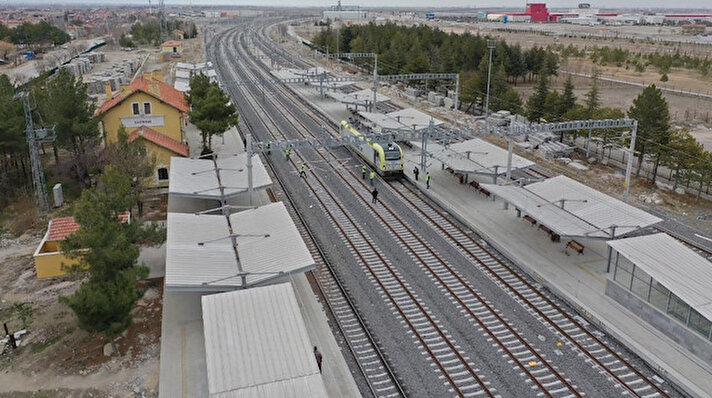 Konya-Karaman-Ulukışla YHT Projesi kapsamında Konya-Karaman Yüksek Hızlı Tren hattında sinyalizasyon sistemi montajları tamamlandı. 