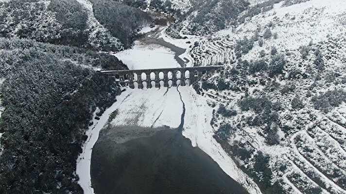 İstanbul'da günlerdir devam kar yağışının ardından barajlardaki su seviyesi artmaya devam ediyor. İSKİ'den son yapılan açıklamada barajlarda su seviyesinin yüzde 47.82'ye yükseldiği ifade edildi.