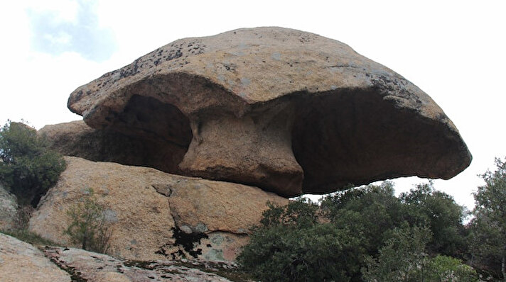 Muğla'nın Milas ve Yatağan ile Aydın'ın Çine ilçesi üçgeninde yer alan Gökbel Vadisi'nde bulunan kayalar, Yunanistan Meteora'daki kayalar ile büyük benzerlik taşıyor.