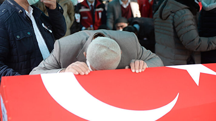 Türkiye, Tatvan'da şehit düşen askerlerini son yolculuğuna uğurluyor..