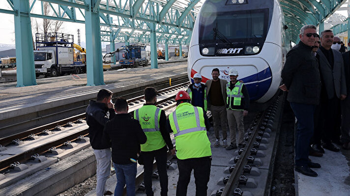 Ankara Balışeyh konvansiyonel hattından hareket eden test treni, Sivas Tren Garı'na ulaştı.