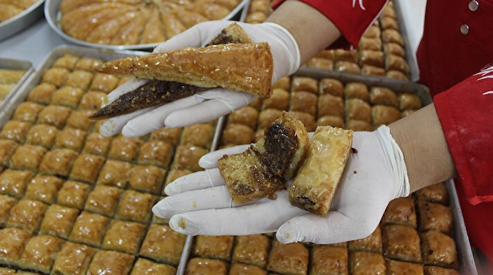 Bursa’da bir girişimci kahveli baklava üretti, siparişlere yetişemiyor.