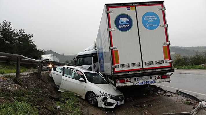 Kaza, saat 17.00 sıralarında Yalova – Bursa Karayolu üzerinde Gemlik çıkışındaki Dürdane rampasında meydana geldi.