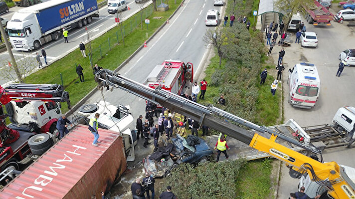 Kaza saat 13.30 sıralarında Orhangazi’de Yeniköy kavşağında meydana geldi.
