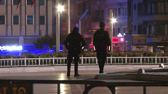 Yaklaşan 1 Mayıs öncesi, Taksim Meydanı ve Gezi Parkı'nda güvenlik önlemleri alındı.