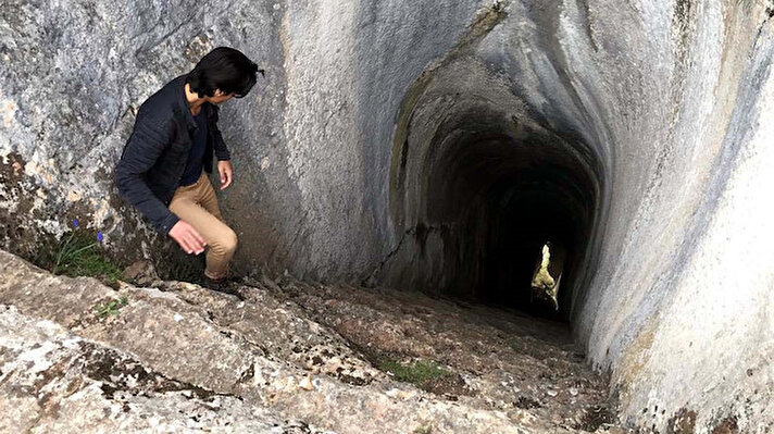 Hititler'in kutsal kenti Zalpa'yı bulabilmek için Bafra ilçesinde 1971 yılından beri İkiztepe Kazıları sürdürülürken, ilçeye 40 kilometre uzaklıktaki Başaran köyü sınırları içindeki kayalara oyulmuş tünelin, Zalpa şehrine ait olduğu düşünülüyor.
