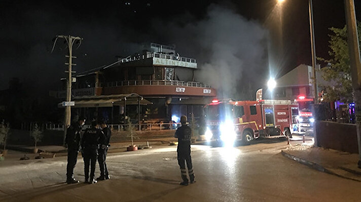 Olay, saat 23.30 sıralarında Meram ilçesi Yaka Mahallesi Ünzile Sokak'ta bir restoranda meydana geldi.