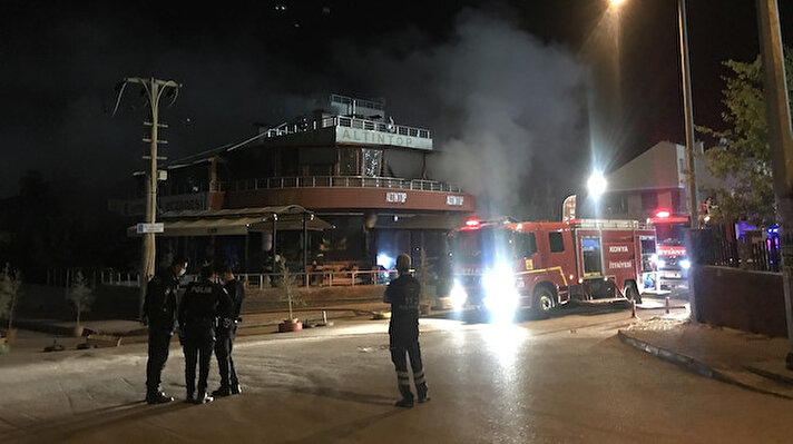 Olay, saat 23.30 sıralarında Meram ilçesi Yaka Mahallesi Ünzile Sokak'ta bir restoranda meydana geldi. 