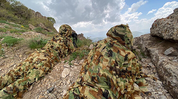Milli Savunma Bakanlığı (MSB), Irak’ın kuzeyindeki Metina ve Avaşin-Basyan bölgelerinde devam eden operasyonlardan fotoğraflar paylaştı.
