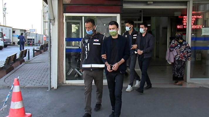 İstanbul Emniyet Müdürlüğü, Kaçakçılık Şube Müdürlüğü ekipleri, organize suç örgütüne yönelik sabah saatlerinde, Kağıthane ve Ümraniye'nin de aralarında bulunduğu çok sayıda ilçede operasyon yaptı.