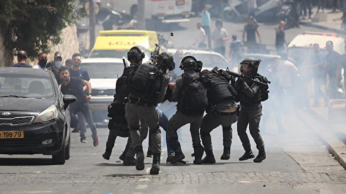 İsrail güçlerinin, Kudüs’te Filistinlilere yönelik şiddeti artarak devam ediyor.