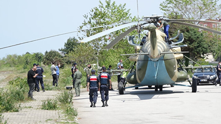 Azerbaycan Hava Kuvvetler'ine ait, içinde 6 personelin bulunduğu Mİ-17 tipi helikopter, dün saat 19.00 sıralarında motor arızasıyla nedeniyle Tirebolu ilçesi Yalıköy sahil mevkisine zorunlu iniş yaptı. 