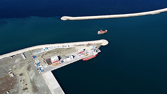 Ulaştırma ve Altyapı Bakanlığı'nca inşaatına 2016 yılında başlanılan Türkiye'nin 3'üncü büyük limanı Filyos'un üst yapı çalışmalarında sona gelindi. Karadeniz'de keşfedilen doğal gaz ile stratejik konumu daha da ön plana çıkan Filyos Limanı'nda, Türkiye Petrolleri Anonim Ortaklığı tarafından Karadeniz'deki doğal gaz arama çalışmalarını yönettiği merkez kuruldu. 