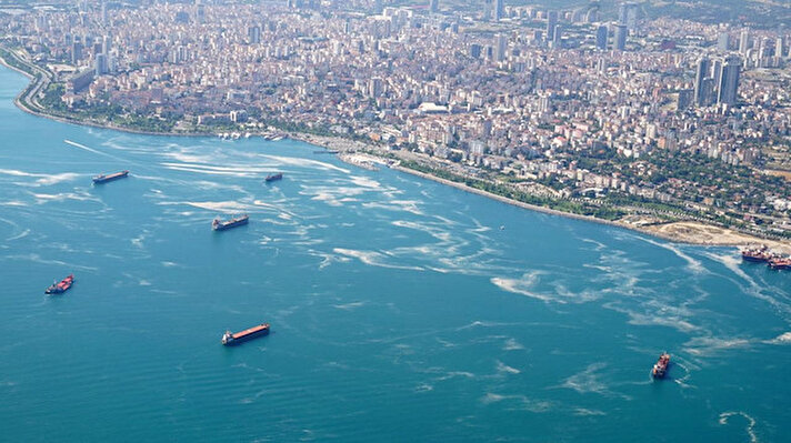 Çevre ve Şehircilik Bakanlığının 22 maddelik, 'Marmara Denizi Koruma Eylem Planı' kapsamında 8 Haziran'da başlattığı girişimle, müsilajı temizleme çalışmaları devam ediyor.