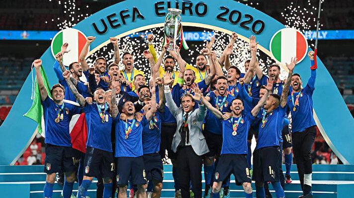 EURO 2020’nin sona ermesiyle birlikte turnuvanın en iyi ilk 11’de açıklandı. 