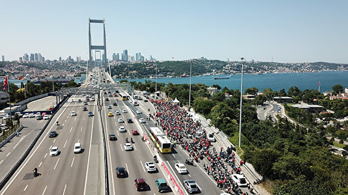 15 Temmuz darbe girişiminde İstanbul'da motosikleti üzerinde şehit olan Yılmaz Ercan'ın anısına 251 motosikletlinin katılımıyla 251 şehidi anma programı düzenledi. 