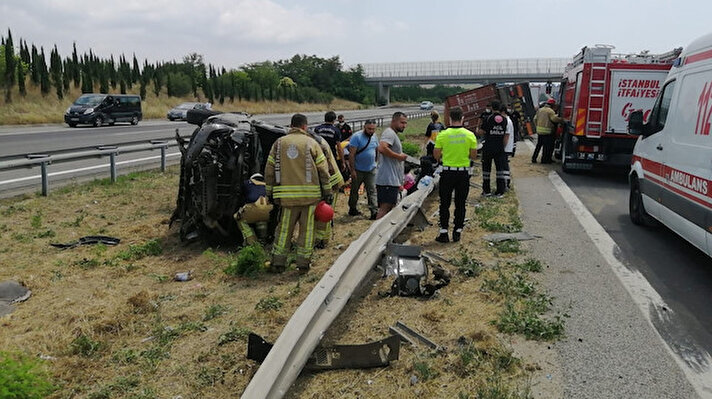 Kaza, öğle saatlerinde TEM otoyolu Çerkezköy gişeleri geçtikten 5 km sonra İstanbul istikametinde meydana geldi. 
