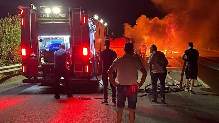 Kaza, dün akşam saatlerinde İzmir-Aydın Otoyolu Halkapınar Mahallesi yakınında meydana geldi.