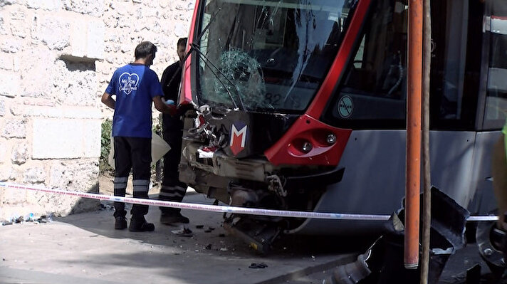 Kaza, saat 14.30 sıralarında, Gülhane Parkı yakınlarındaki tramvay hattında meydana geldi. Bağcılar-Kabataş seferini yapan T1 tramvayı, Sultanahmet ile Gülhane durakları arasındaki virajı döndüğü sırada, raylara sıkışan bir POS cihazına çarparak raydan çıktı.