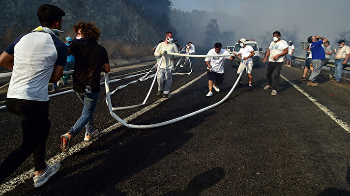 Marmaris-Datça yolunda dün akşam saatlerinde bir orman yangını meydana geldi. 