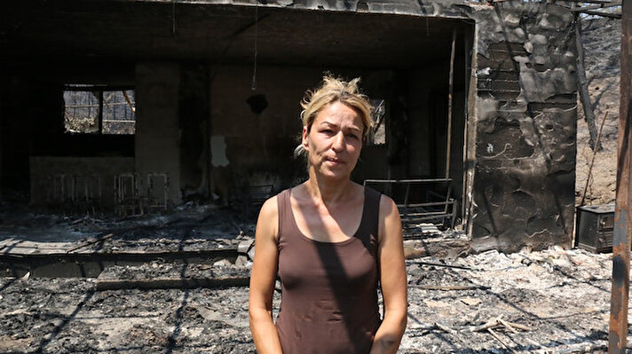 Antalya’nın Manavgat ilçesinde bir haftadır devam eden orman yangınından iç acıtan hikayeler gelmeye devam ediyor. Bucakşıhlar Mahallesi’nde yaklaşık 5 bin metrekare üzerine kurulu olan at çiftliği yangında küle döndü.
