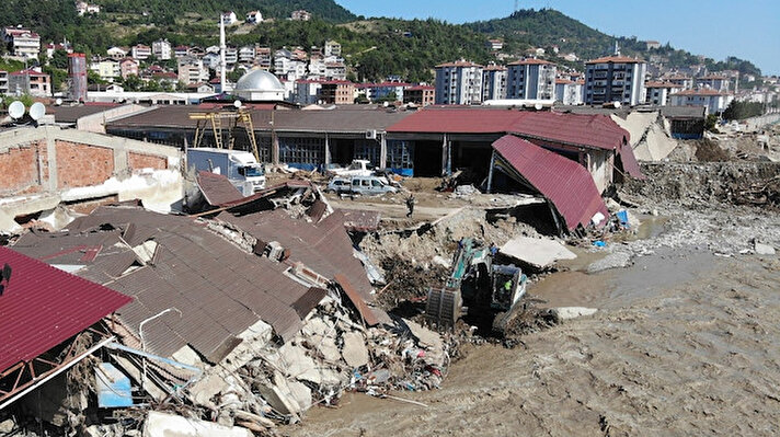 Sinop'un Ayancık ilçesi 11 Ağustos'ta büyük bir sel felaketi yaşadı. Bugün itibarıyla 9 kişi hayatını kaybetti, 11 kişiye de ulaşılamıyor.