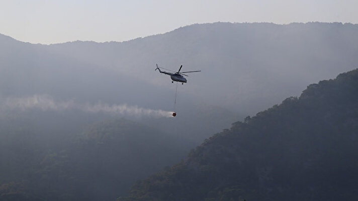 Edremit ilçesinde Kazdağı Milli Parkı sınırları içerisindeki kırsal Kavurmacılar Mahallesi'nin üst kısmında bulunan vadide dün sabah saat 09.18'de henüz bilinmeyen bir nedenle başlayan orman yangınını söndürme çalışmalarına, gün boyu 4 yangın söndürme uçağı ve 29 helikopter katıldı. 