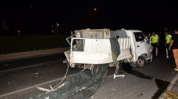 Kaza, saat 03.30 sıralarında Anadolu Caddesi Mavişehir yol ayrımında meydana geldi.
