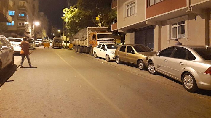 Olay, saat 00.00 sıralarında Güngören Akıncılar Mahallesi Çeliktürk Caddesi’nde yaşandı.